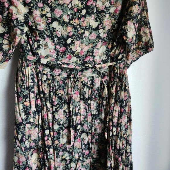 Floral Romper Roomy Fit Cotton Alt Moody - Picture 8 of 8